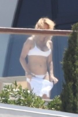 Pamela Anderson Nip Slip & Sexy (79 Photos)