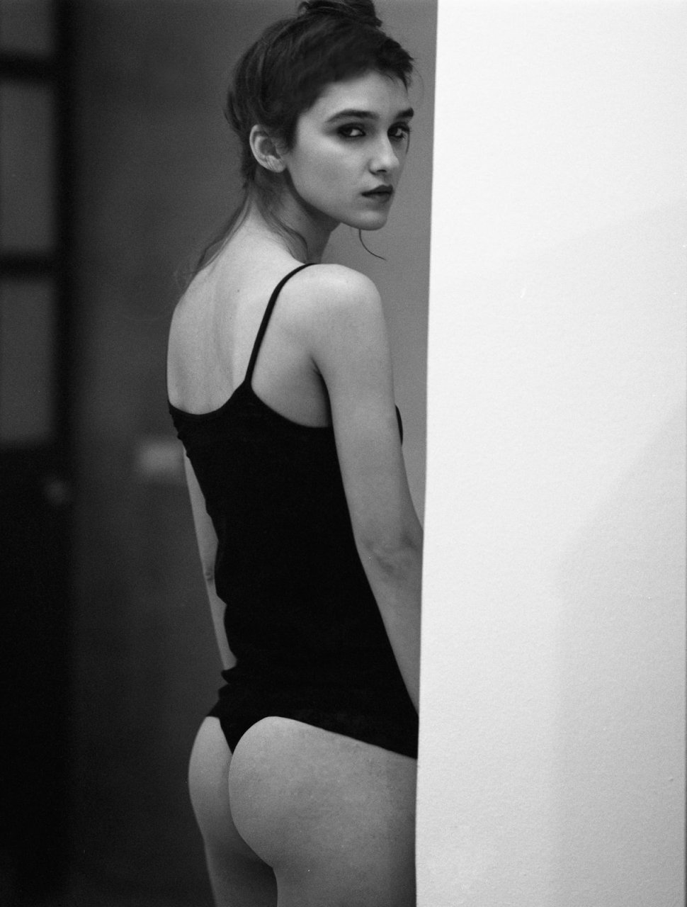 Paula Bulczynska Sexy & Topless (10 Photos)