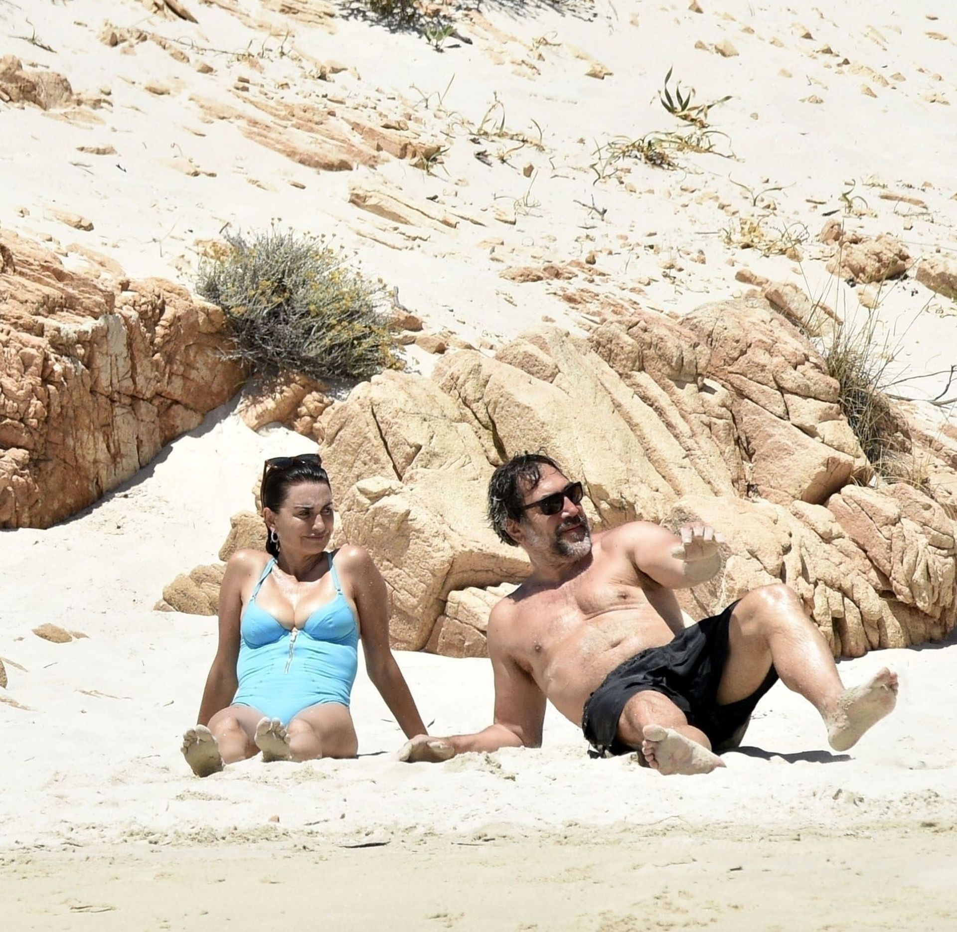 Penelope Cruz & Javier Bardem Enjoy a PDA Filled Holiday in Italy (86 Photos)