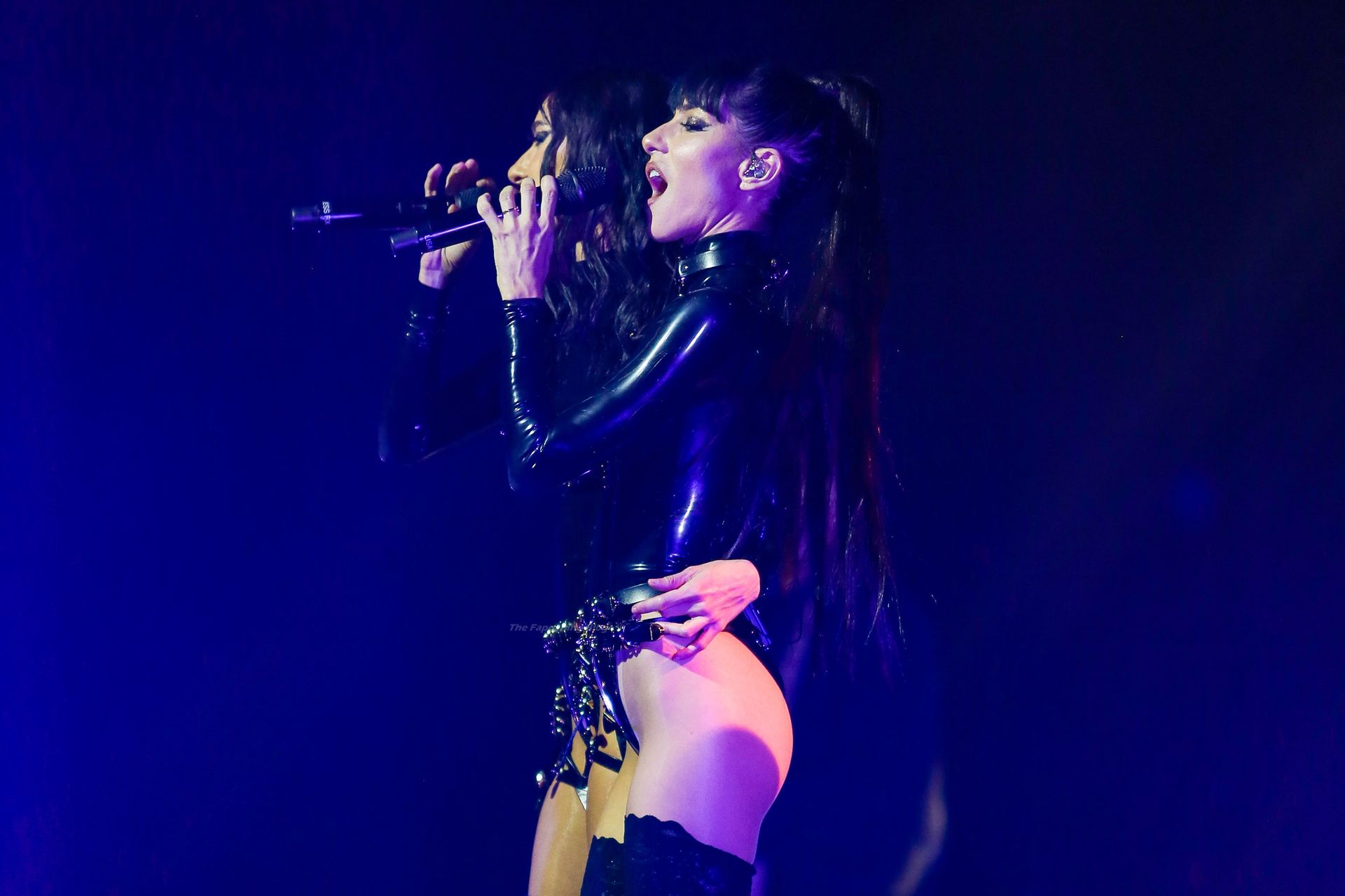 Pantyless The Veronicas Take To The Stage For a Performance in Sydney (8 Photos)