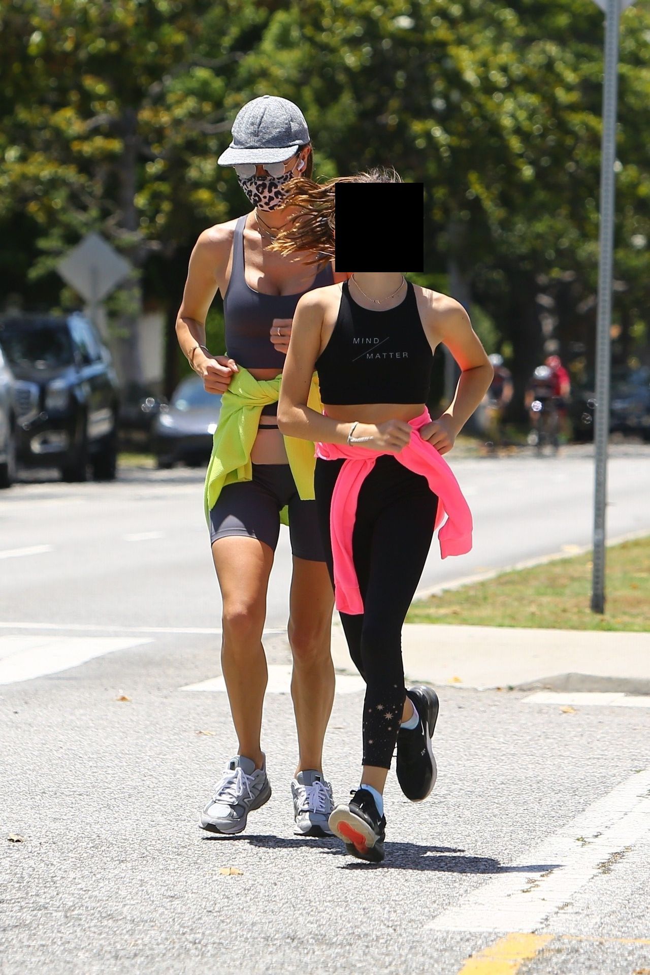 Sexy Alessandra Ambrosio Goes Out for a Jog (83 Photos)