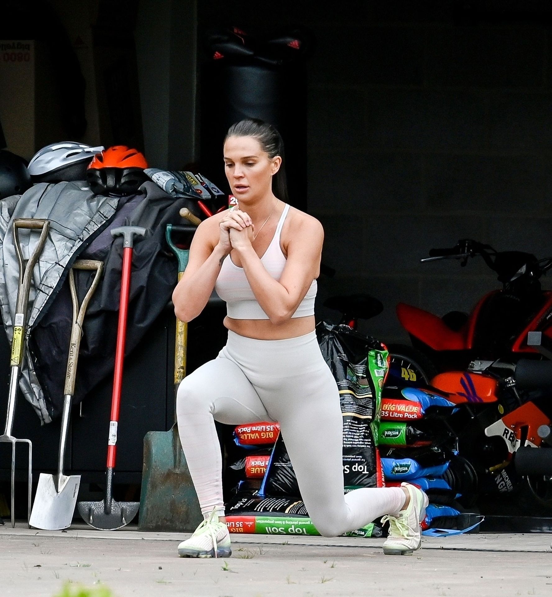 Sexy Danielle Lloyd Is Pictured While Training with Michael ONeill (46 Photos)