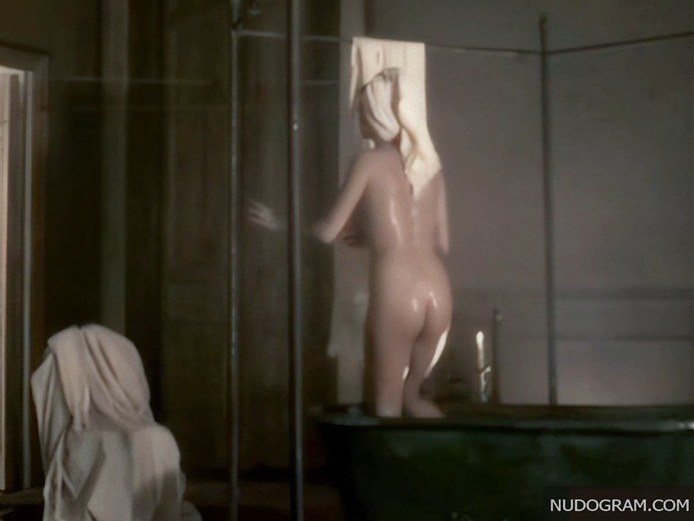 Young Elizabeth Hurley’s Nude Scenes (7 Pics + Remastered & Enhanced Video)