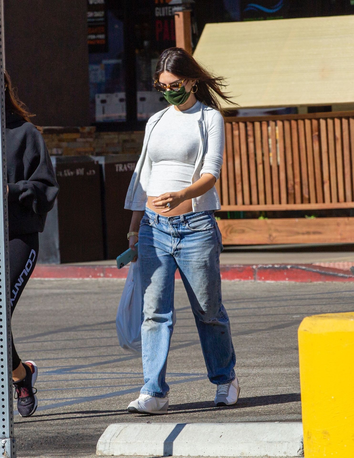 Pregnant Emily Ratajkowski Bares Her Growing Tits and Belly in LA (71 Photos)