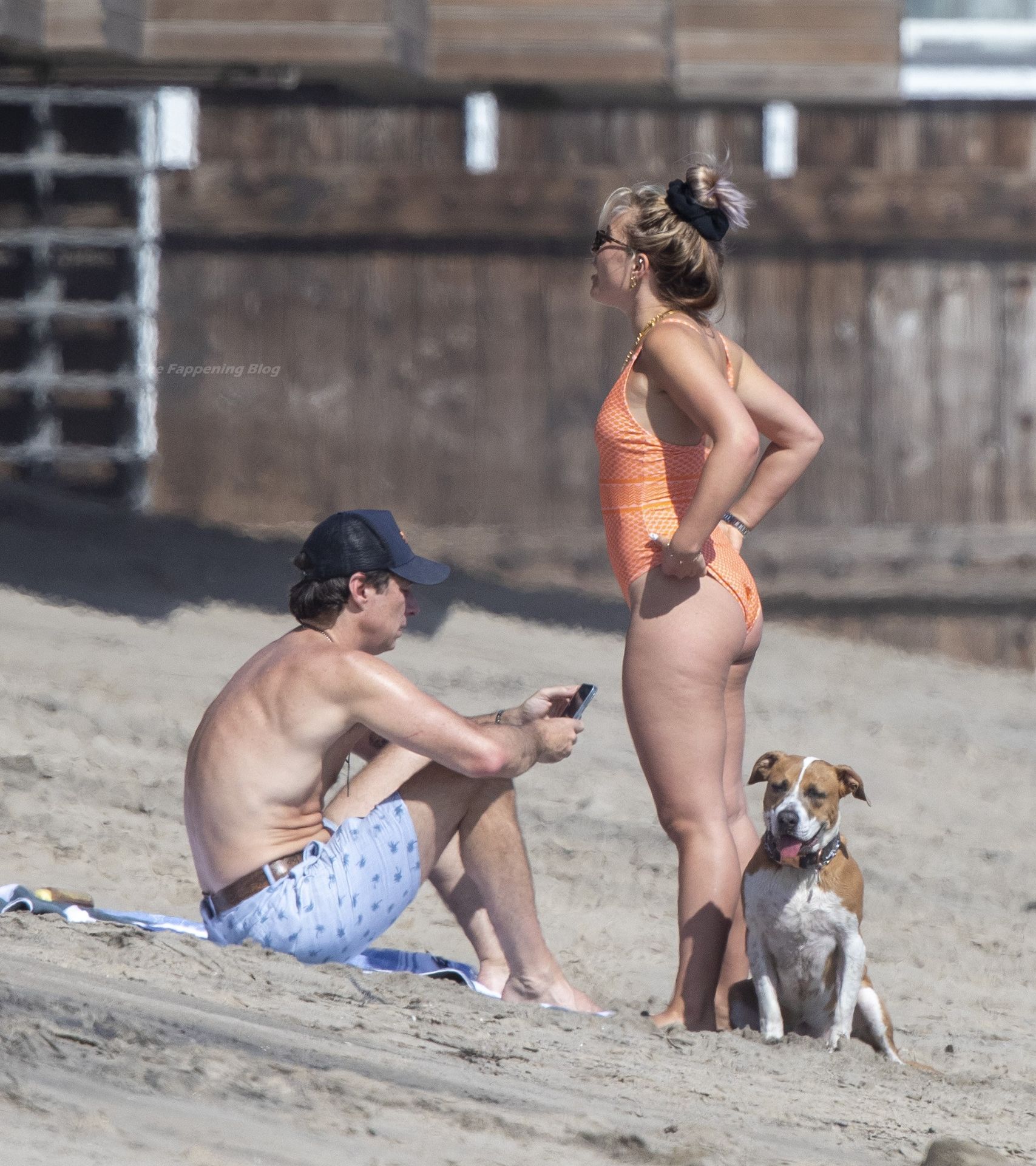 Zach Braff & Florence Pugh Hit the Beach in Malibu (53 Photos)