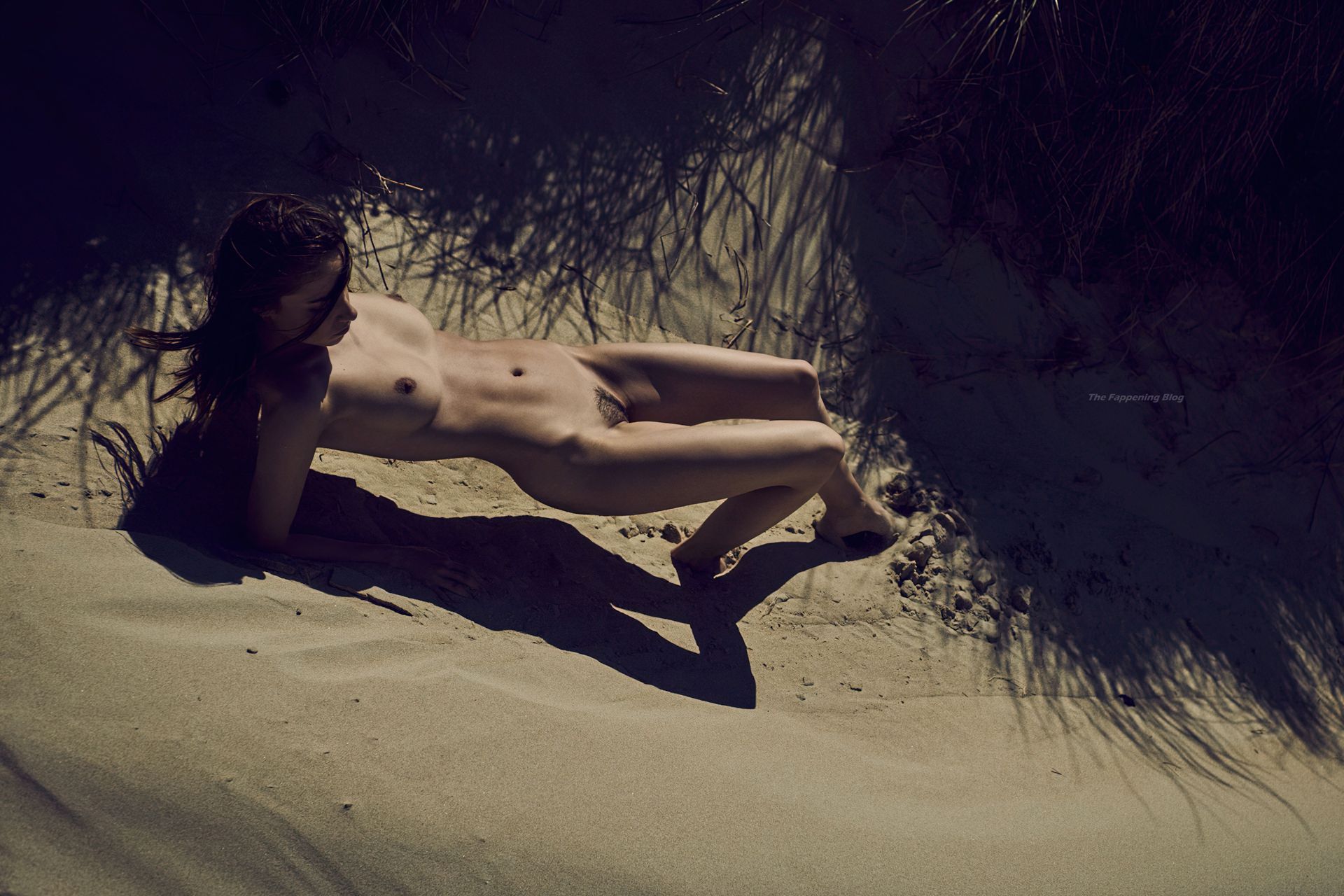 Rebecca Bagnol Nude & Sexy (14 Photos)