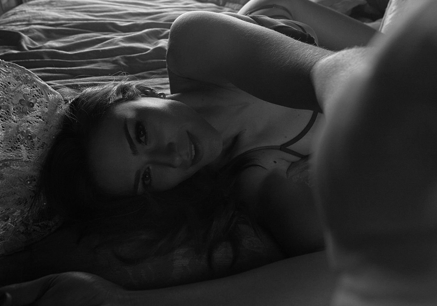 Renata Longaray Nude & Sexy (25 Photos + Video)