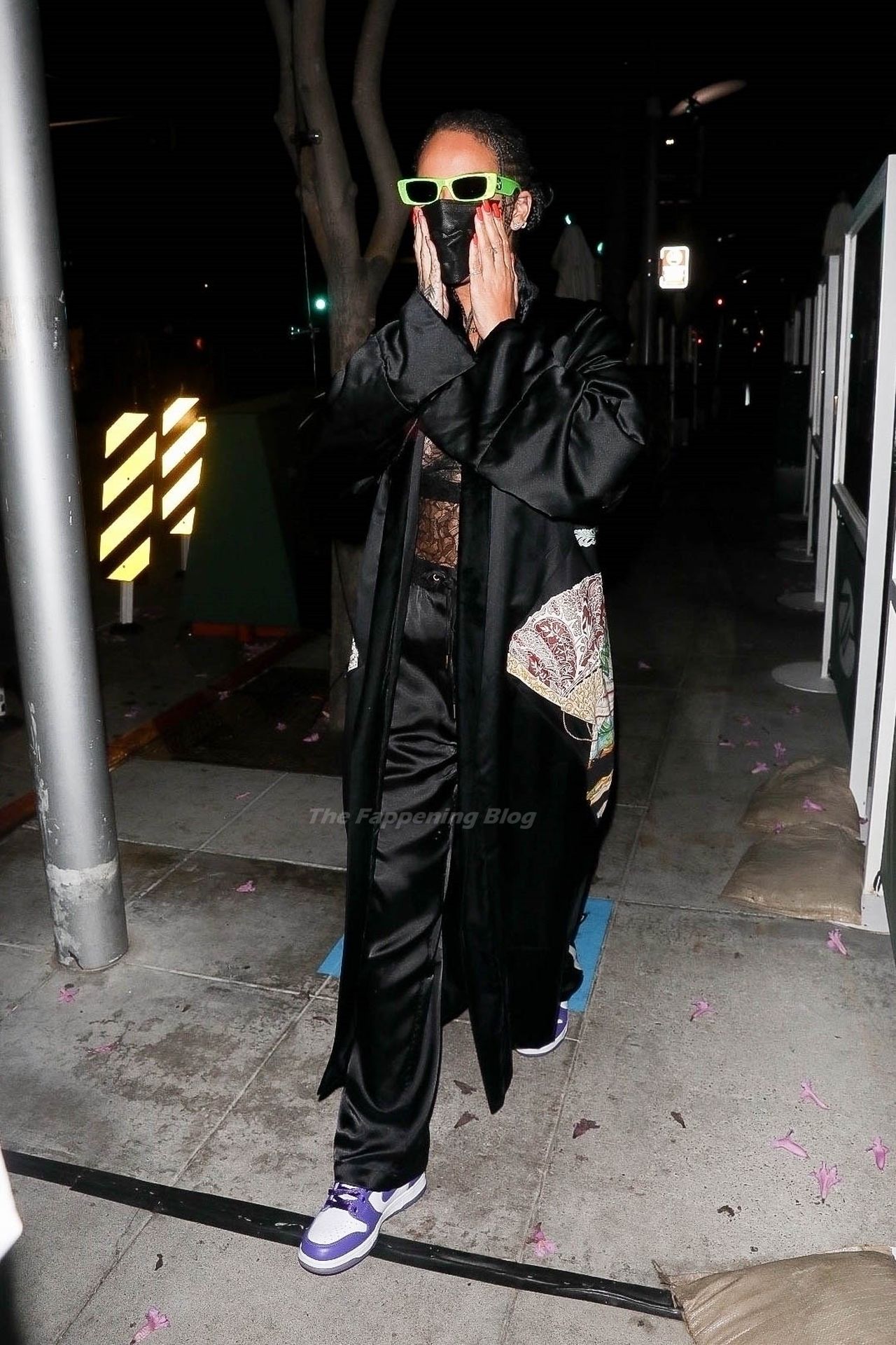 Rihanna Looks Fashionable While Grabbing Dinner at Wallys in Beverly Hills (77 Photos)