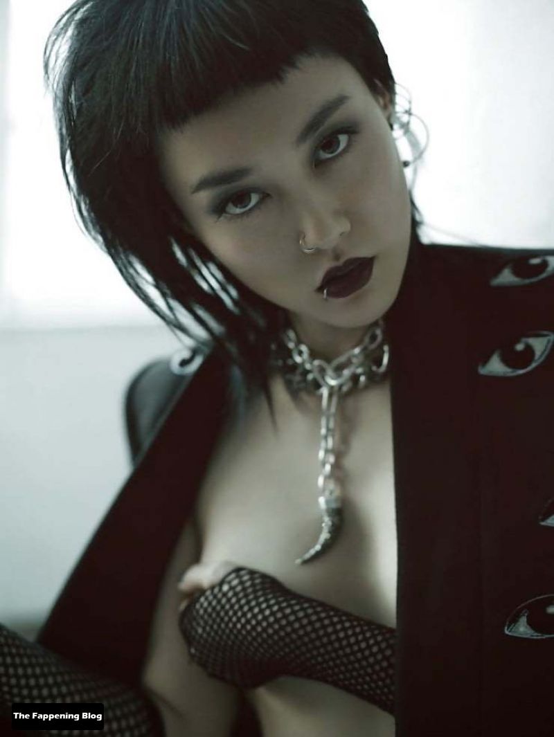 Rinko Kikuchi Nude & Sexy Collection (50 Photos + Video) [Updated]