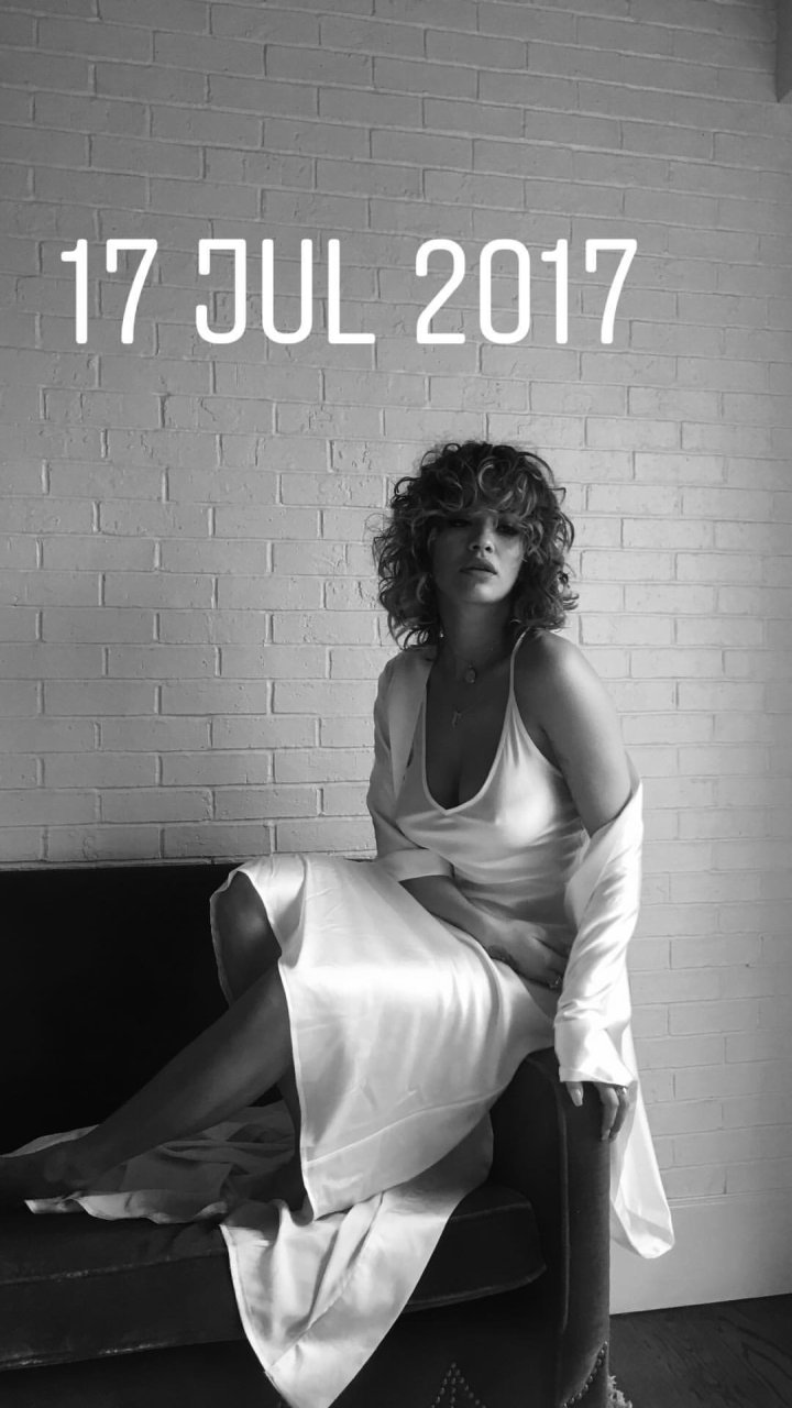 Rita Ora Sexy (25 Photos + Gifs)
