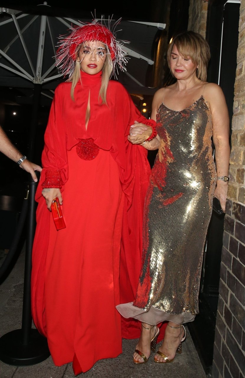 Rita Ora Upskirt & Cleavage (135 Photos)