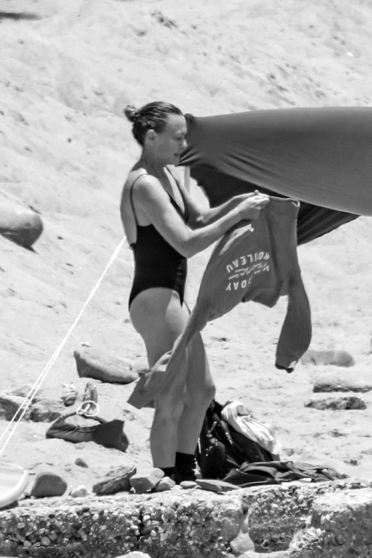 Robin Wright & Clemen
t Giraudet are a Surfing Couple (91 Photos)