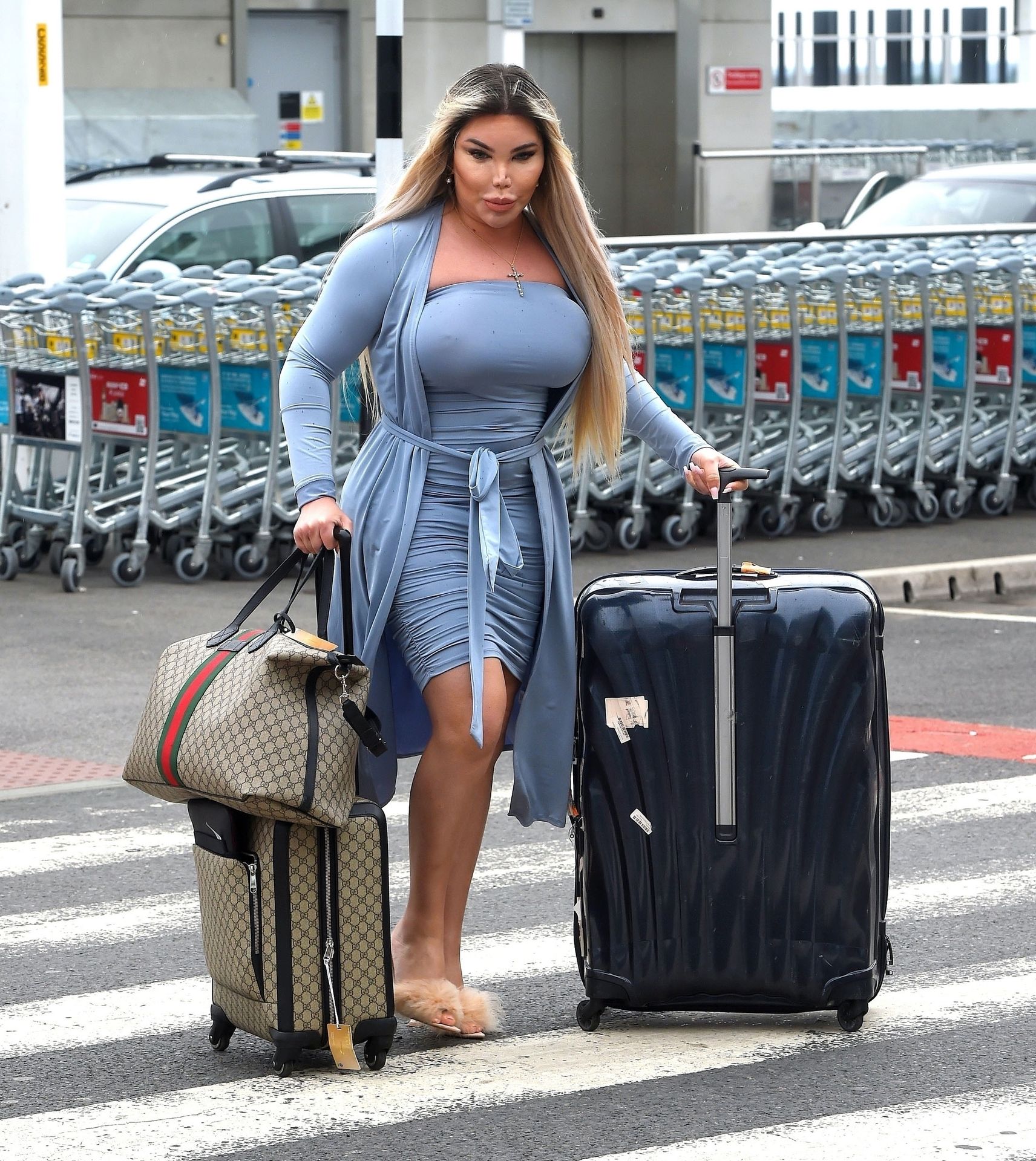 Roddy Alves Is Seen Heading Out of London at Heathrow Airport (39 Photos)