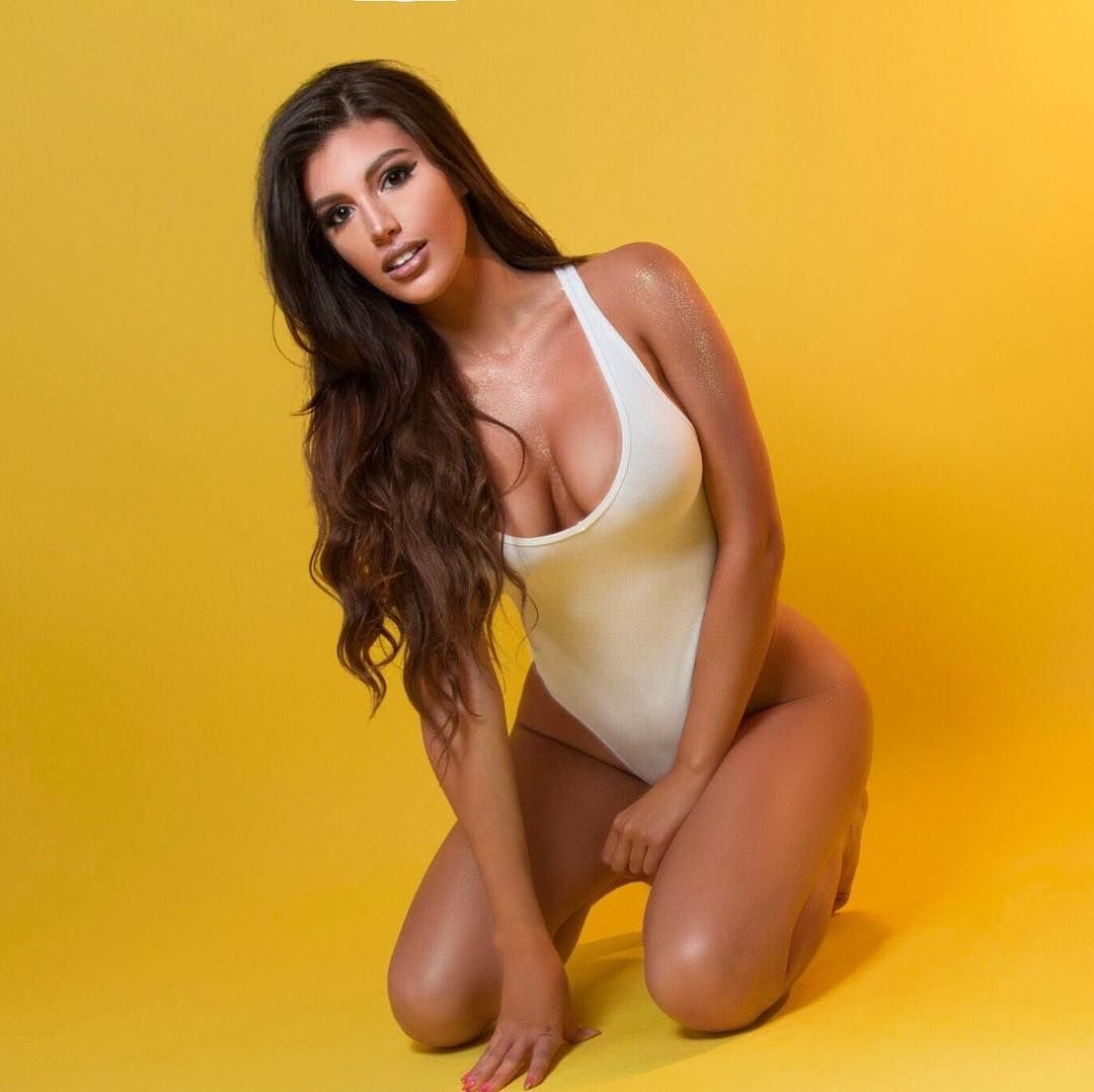 Rosana Hernandez Nude & Sexy (300 Photos)