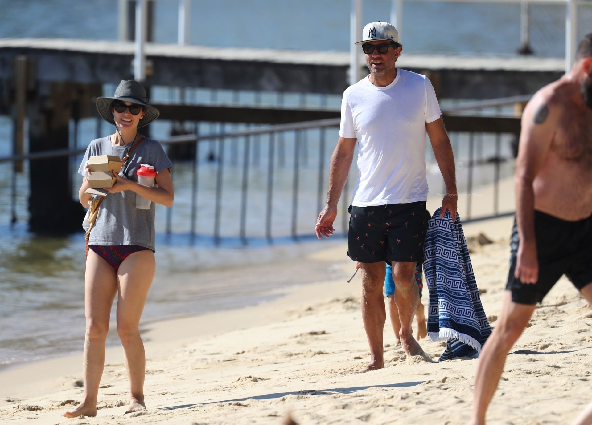 Rose Byrne & Bobby Cannavale Jump Into Their Swimsuits for a Beach Day in Sydney (74 Photos)