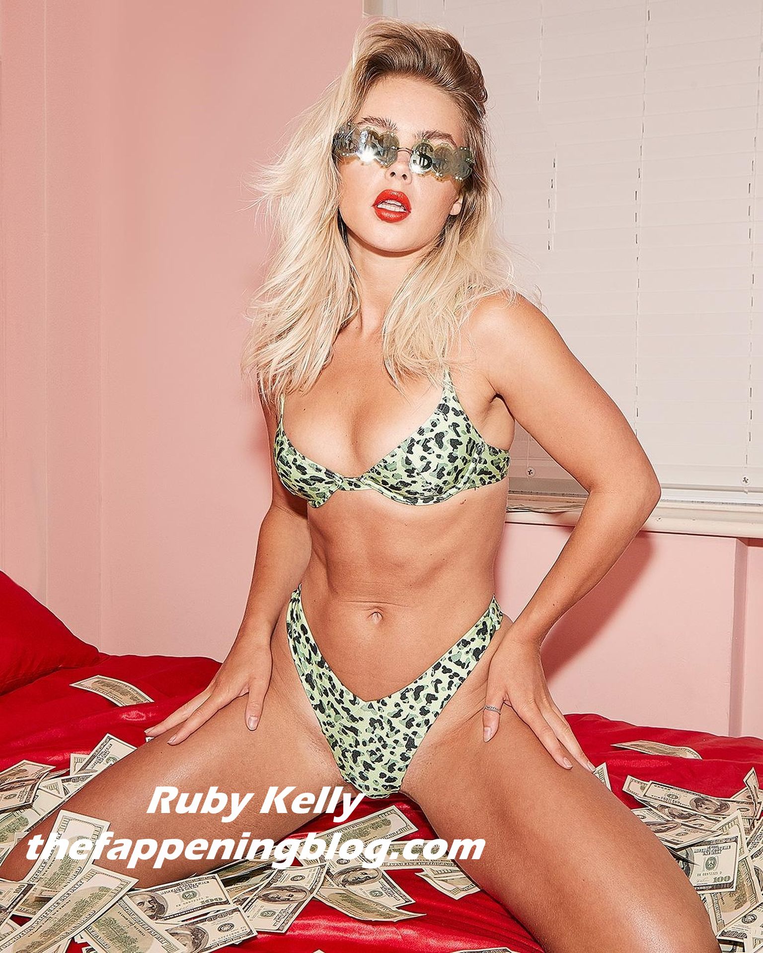 Ruby Kelly Nude & Sexy (15 Photos)