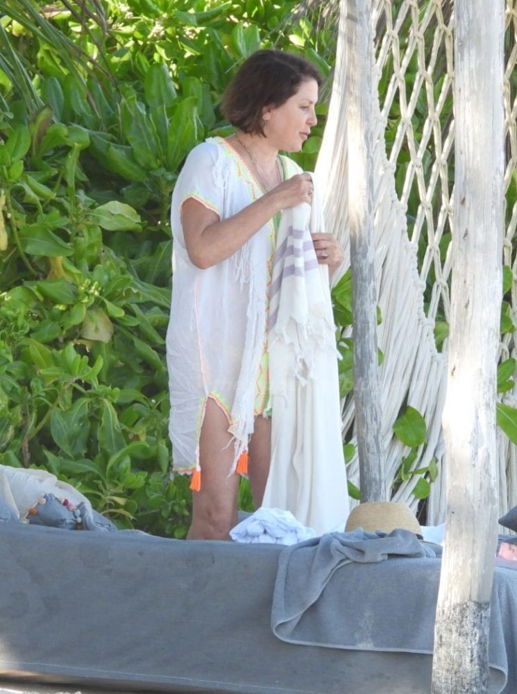 Sadie Frost is Seen Sunbathing on Tulum Beach (24 Photos)