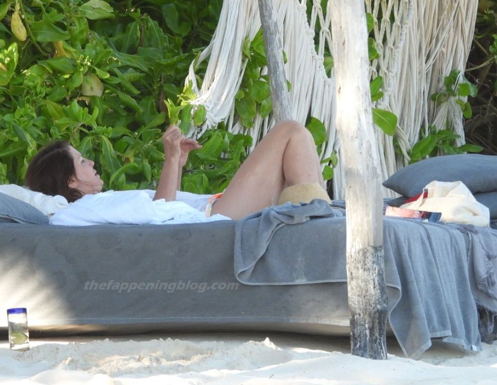 Sadie Frost is Seen Sunbathing on Tulum Beach (24 Photos)