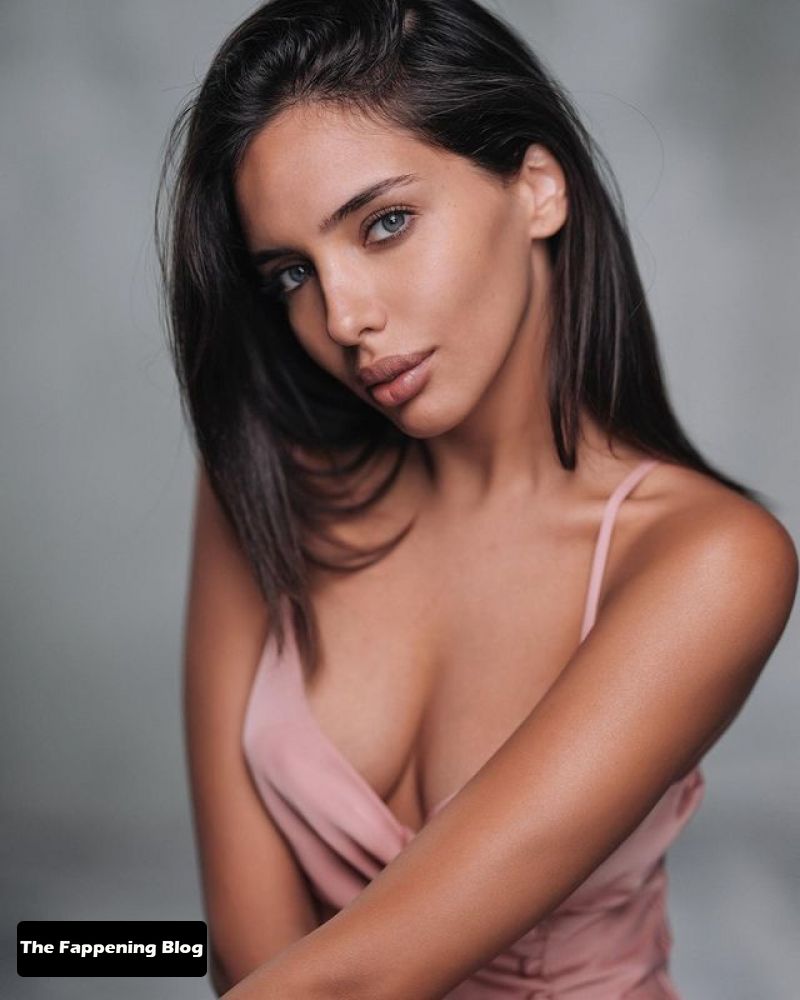 Sara Arfaoui Sexy Collection (31 Photos + Video)