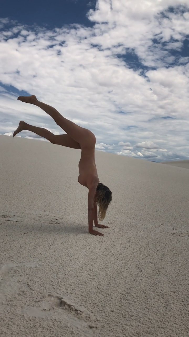 Sara Underwood Naked (25 Pics + GIFs & Video)
