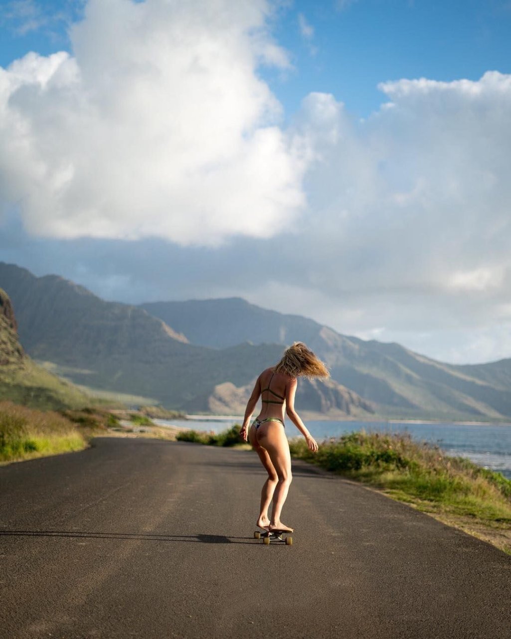 Sara Underwood Nude & Sexy (22 Photos + GIFs)