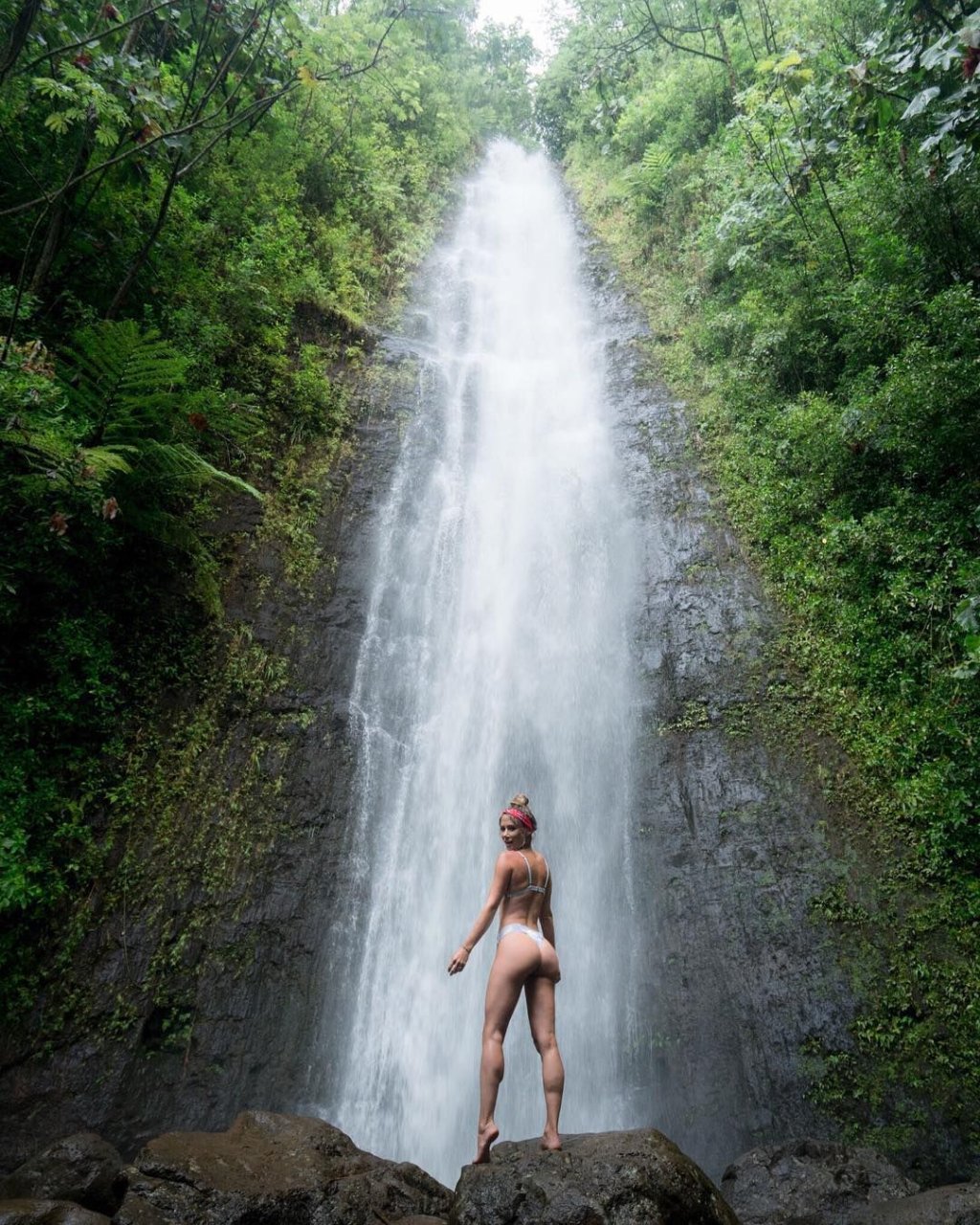 Sara Underwood Nude & Sexy (4 Photos)