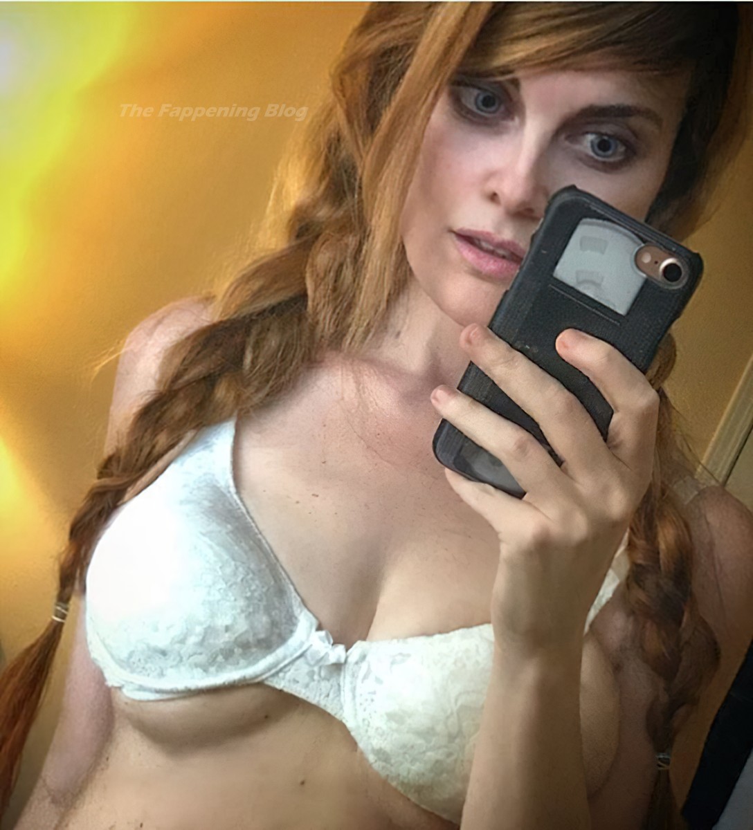Sarah Beattie Nude & Sexy (87 Photos)