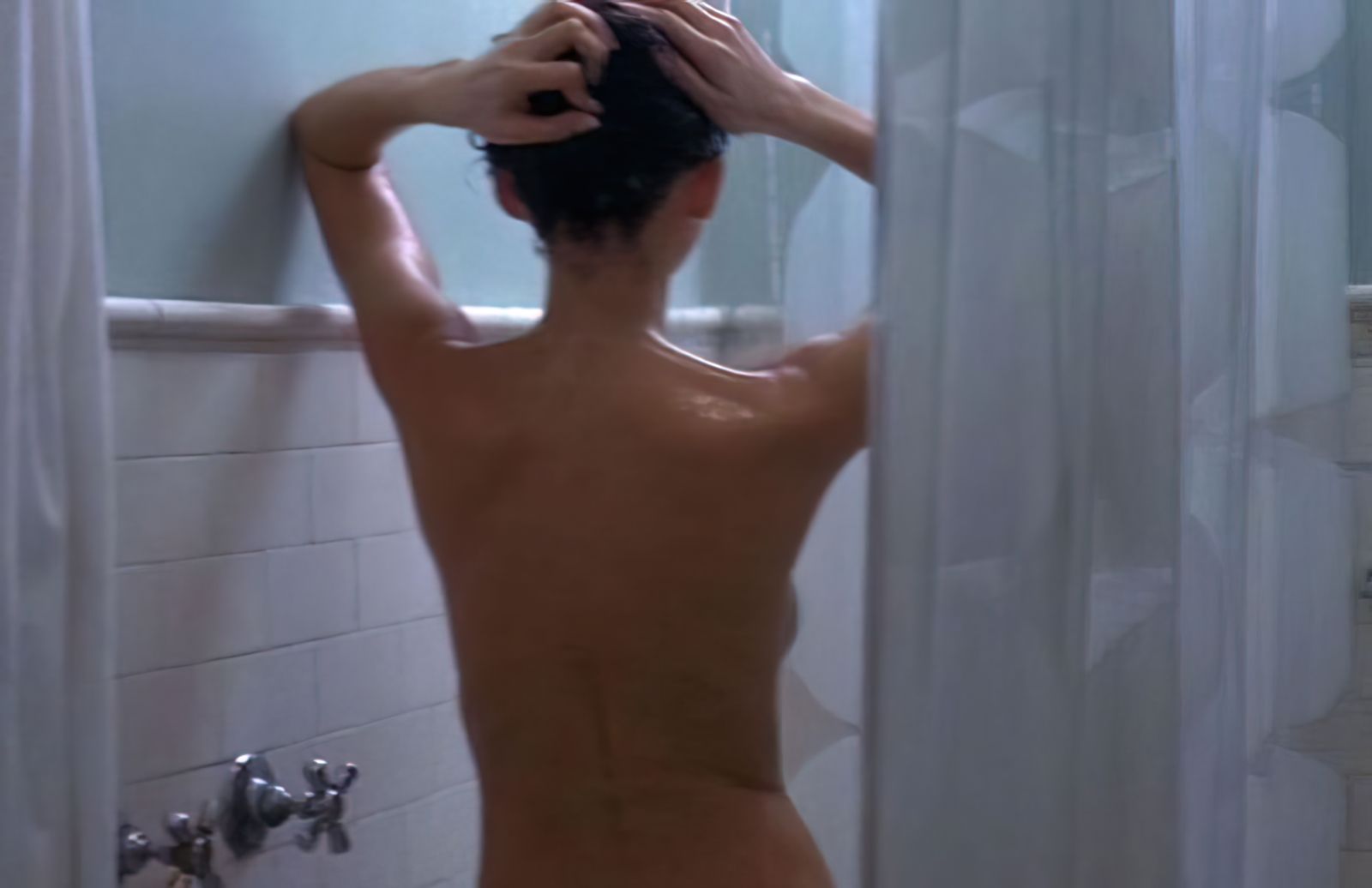 Sarah Michelle Gellar Nude & Sexy Collection (153 Photos)