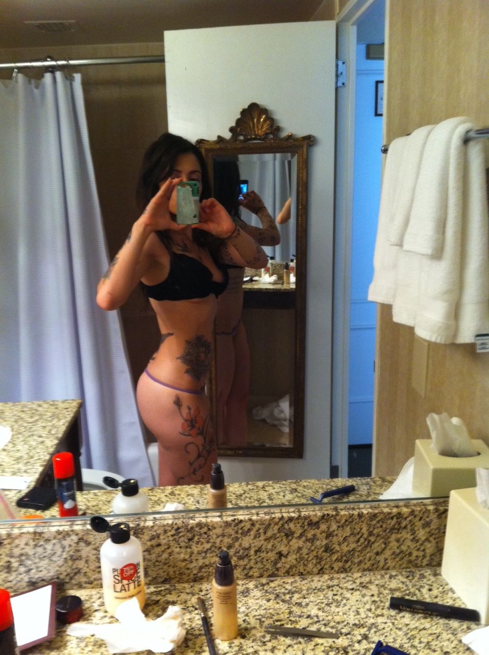 Sarah Sahi Naked (4 New Photos)