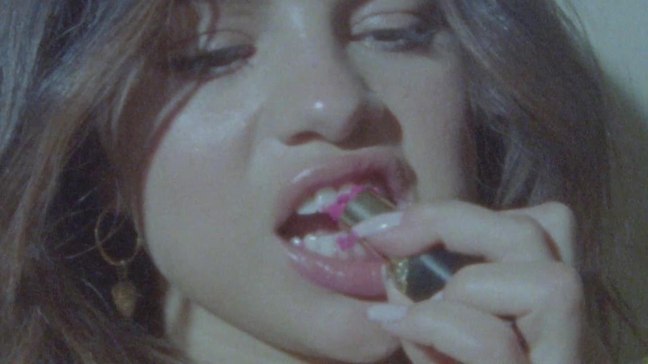 Selena Gomez Sexy (30 Pics + Video)