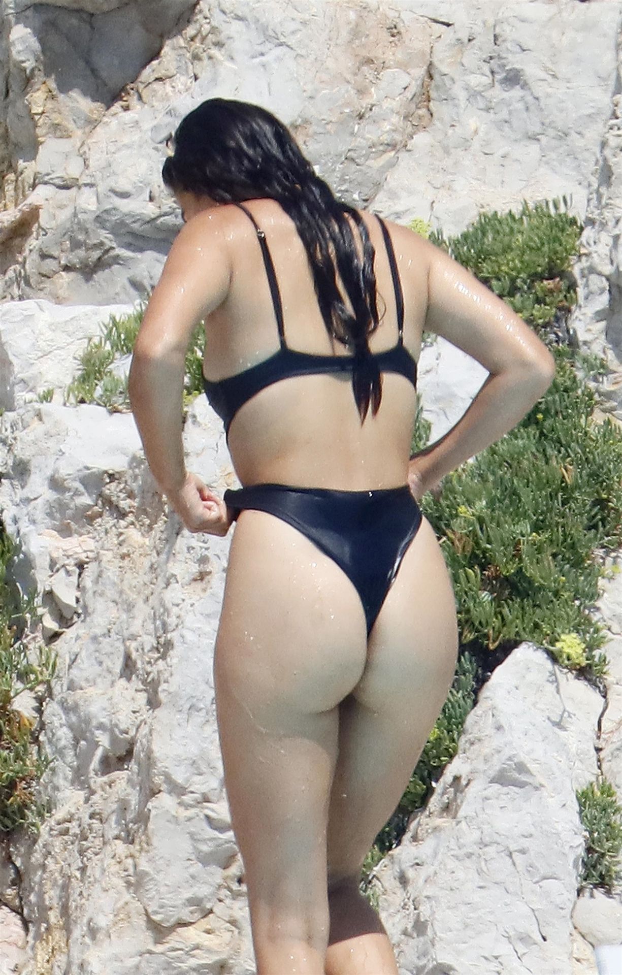Shanina Shaik Enjoys the Sun Poolside in Antibes (21 Photos)