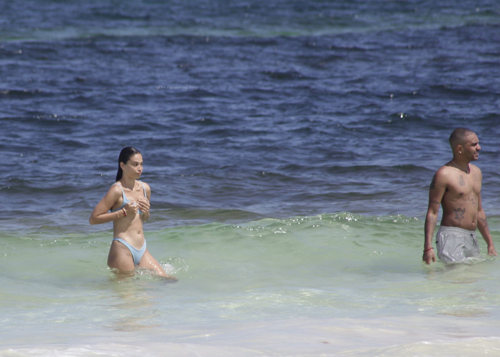 Shani
na Shaik Flashes Her Nude Tits on the Beach in Mexico (57 Photos) [Updated]