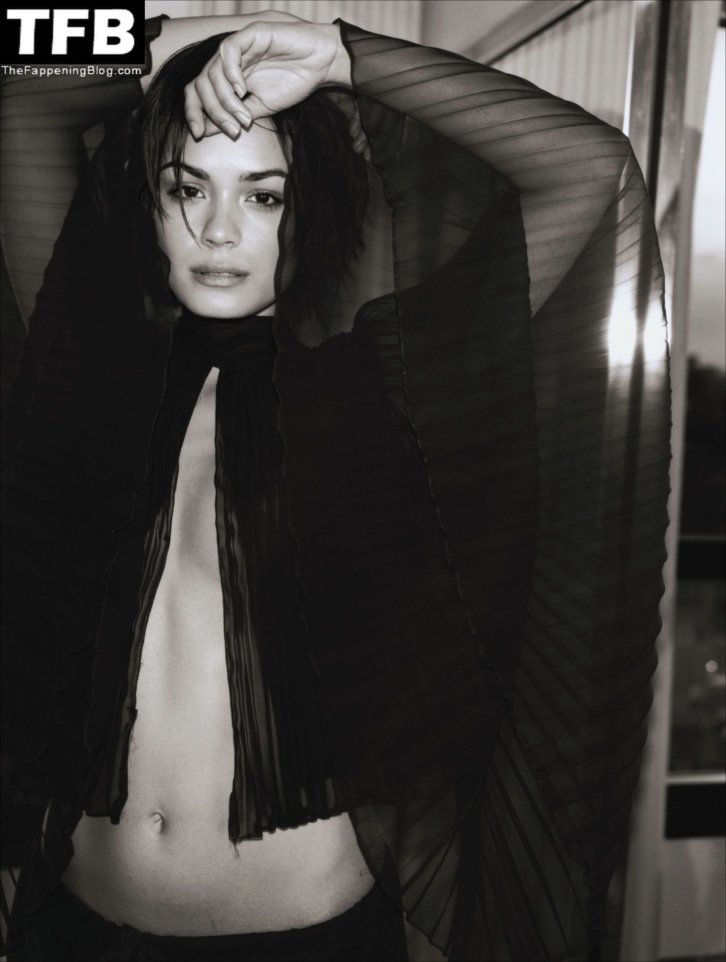 Shannyn Sossamon Nude & Sexy Collection (10 Photos)
