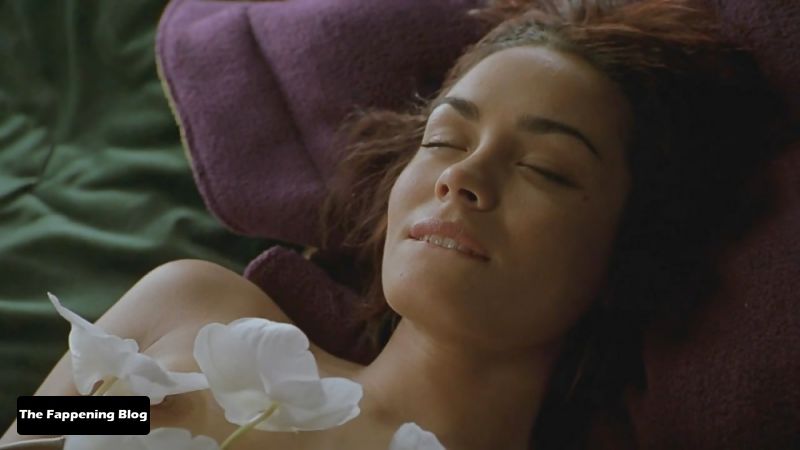 Shannyn Sossamon Nude & Sexy Collection (18 New Photos + Videos)
