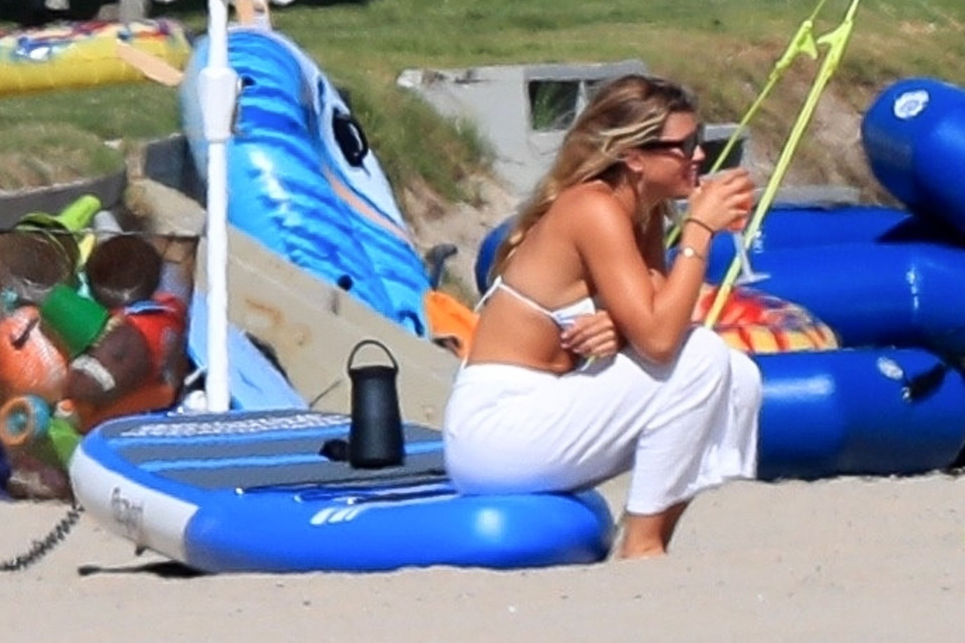 Sofia Richie Enjoys a Beach Day with Her Friends (83 Photos)