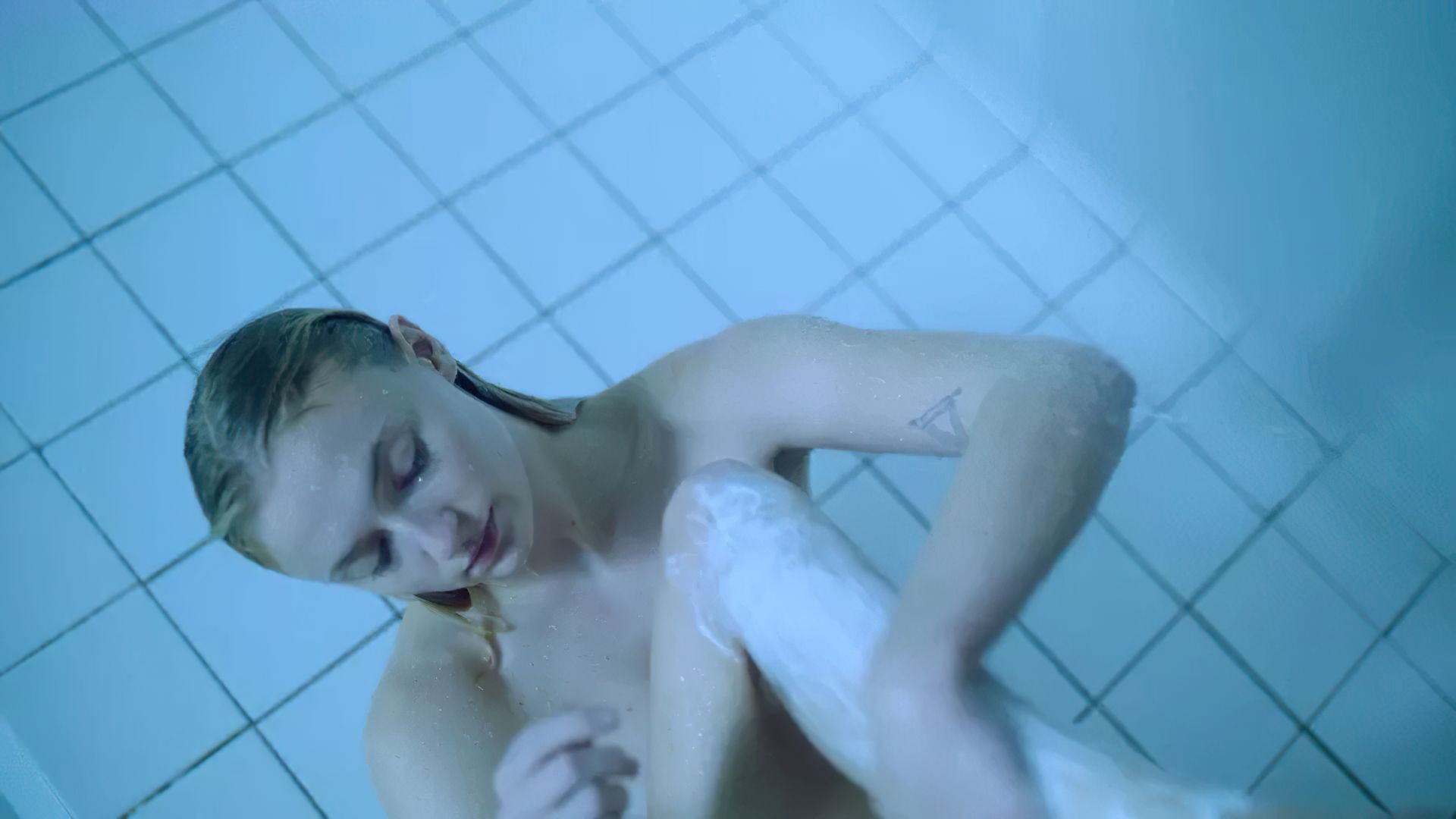 Sophie Turner Nude  - Survive (8 Pics + GIF & Video)