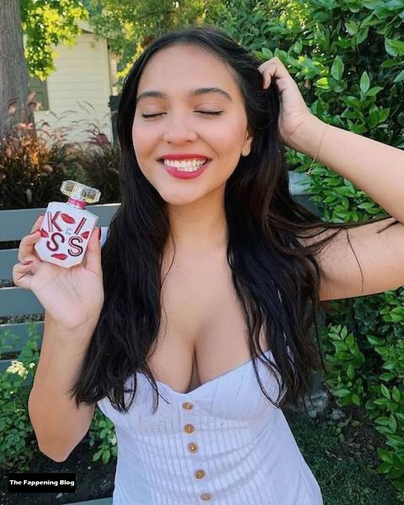 Stella Hudgens Sexy & Topless Collection (62 Photos) [Updated]