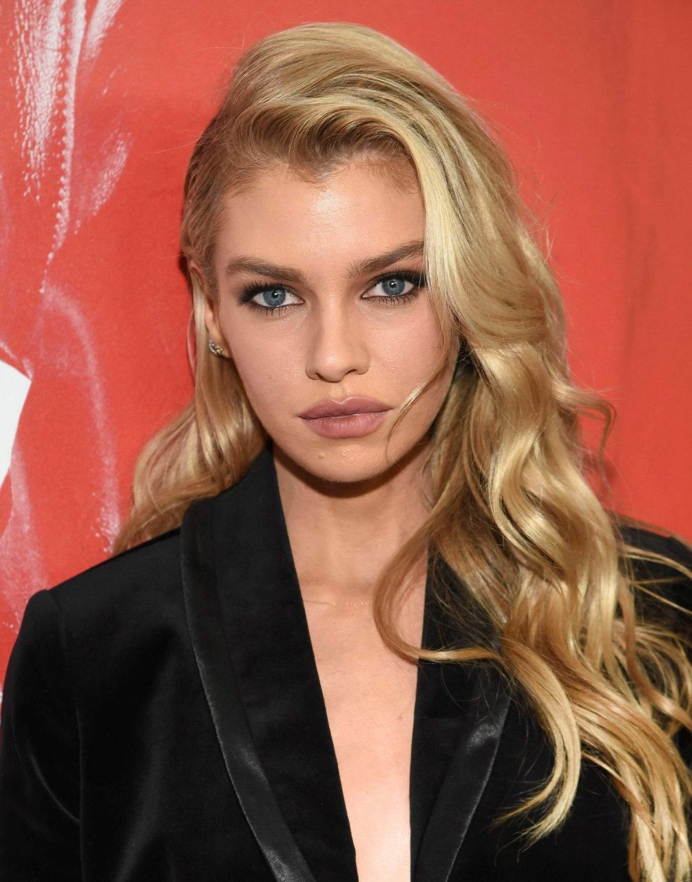 Stella Maxwell Braless (54 Photos)