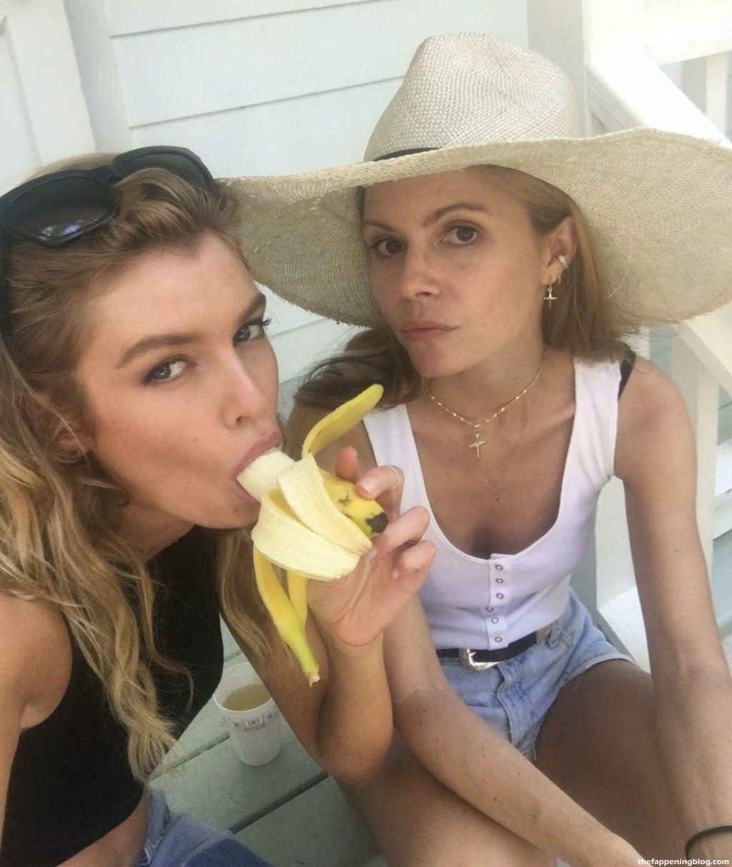 Stella Maxwell Nude LEAKED The Fappening & Sexy – Part 2 (154 Photos)