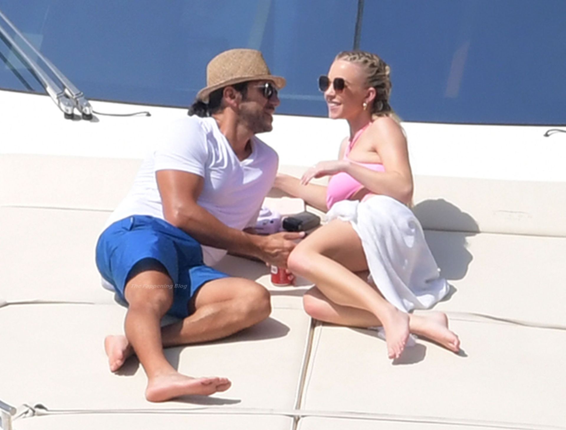 Sydney Sweeney Puts on a Passionate Display With Her Boyfriend in Capri (69 Photos) [Updated]