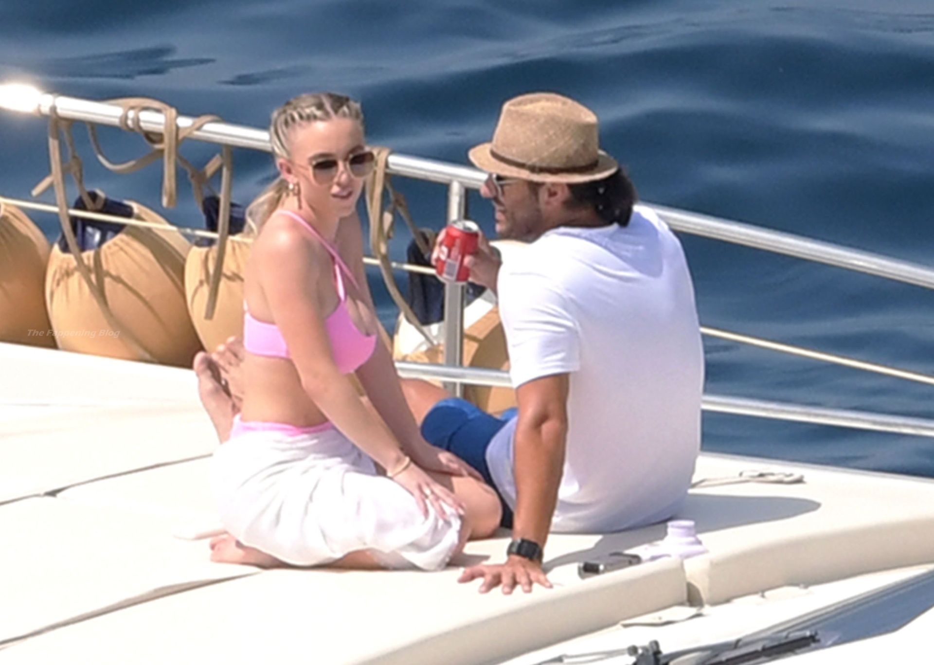Sydney Sweeney Puts on a Passionate Display With Her Boyfriend in Capri (69 Photos) [Updated]