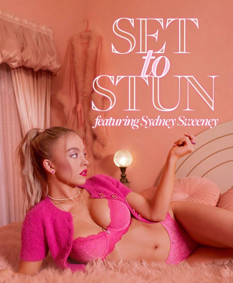 Sydney Sweeney Sexy (12 Photos + Video)