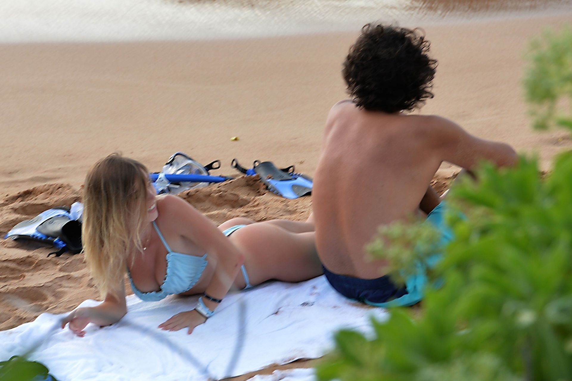 Sydney Sweeney is Spotted Packing on the PDA with a Mystery Man in Hawaii (28 Photos)