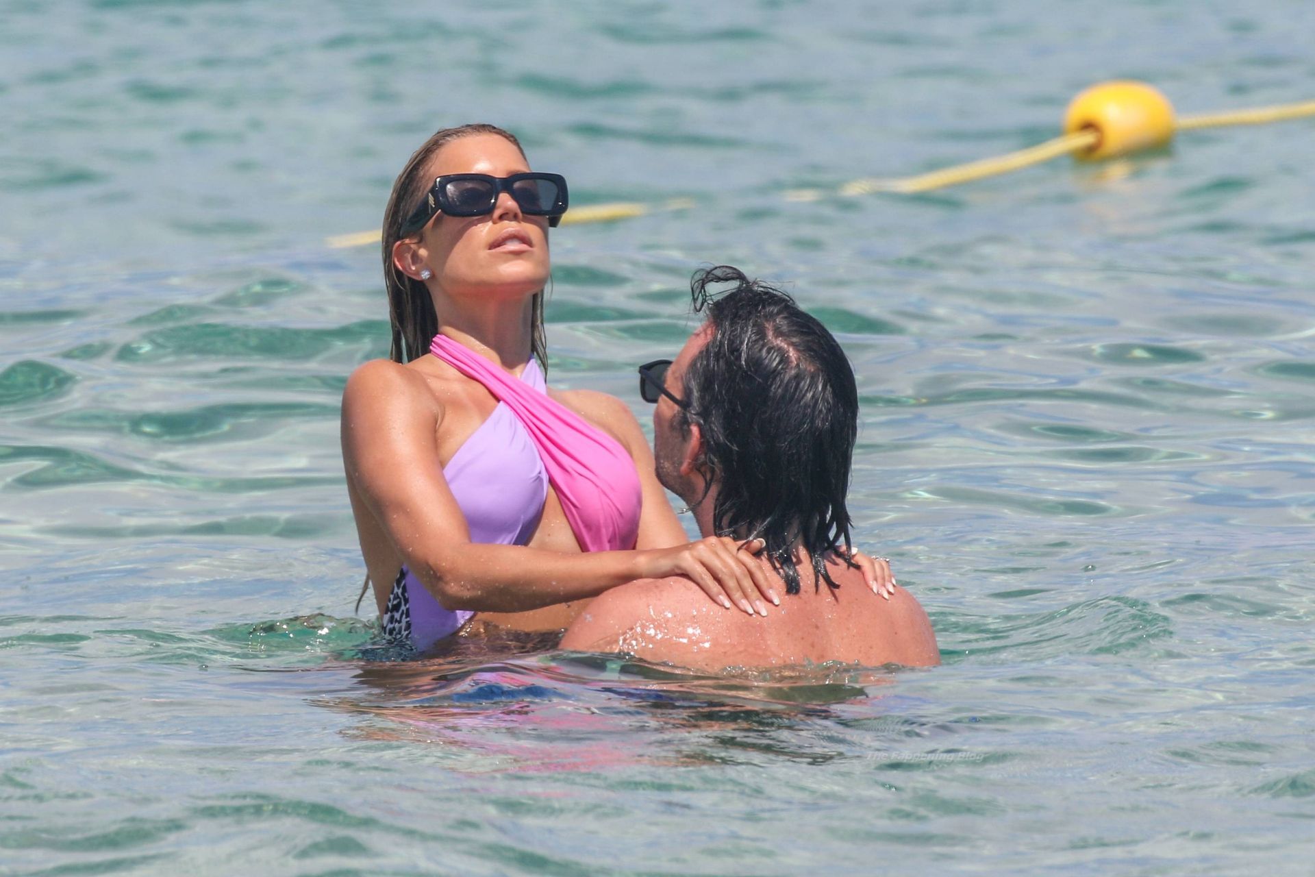 Sylvie Meis & Niclas Cast
ello Enjoy a Beach Day in Saint Tropez (120 Photos)