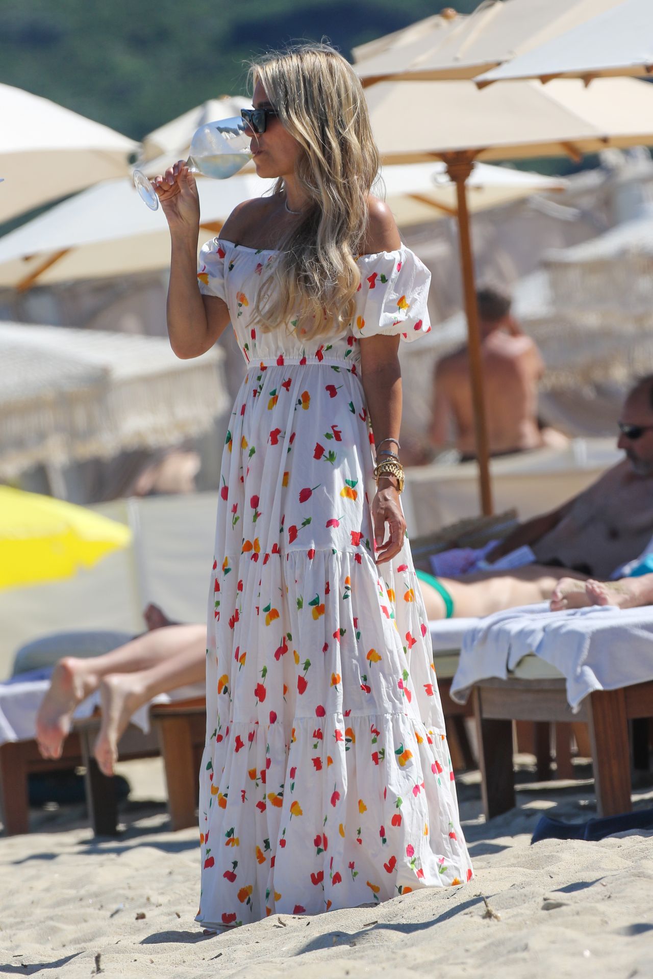 Sylvie Meis & Niclas Castello Enjoy a Day on the Beach in Saint Tropez (42 Photos)