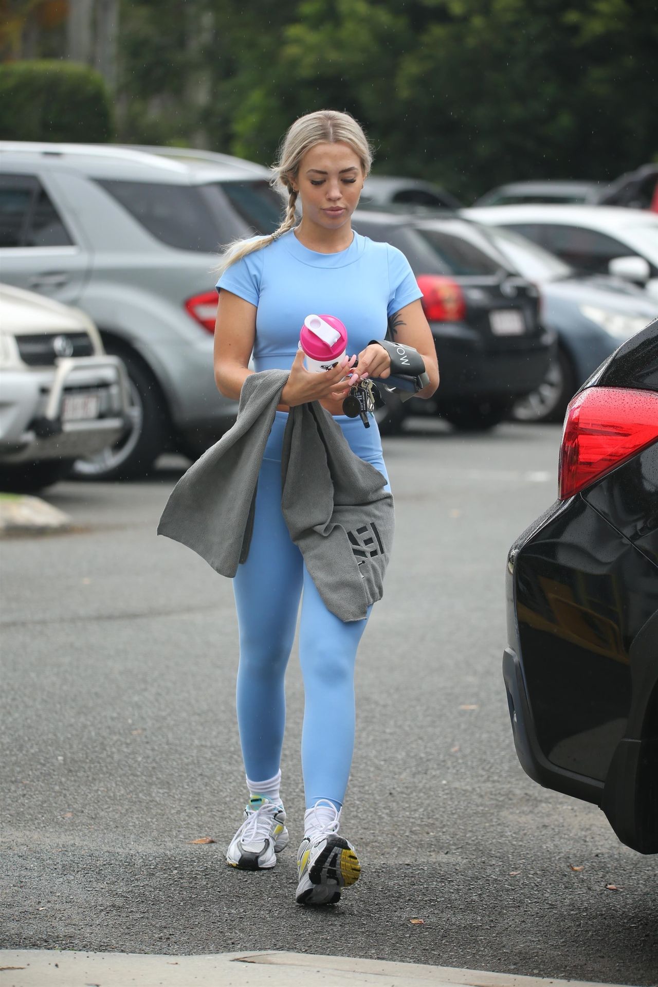 Tammy Hembrow Pictured While Going to Gold Coast Gym (21 Photos + Video)