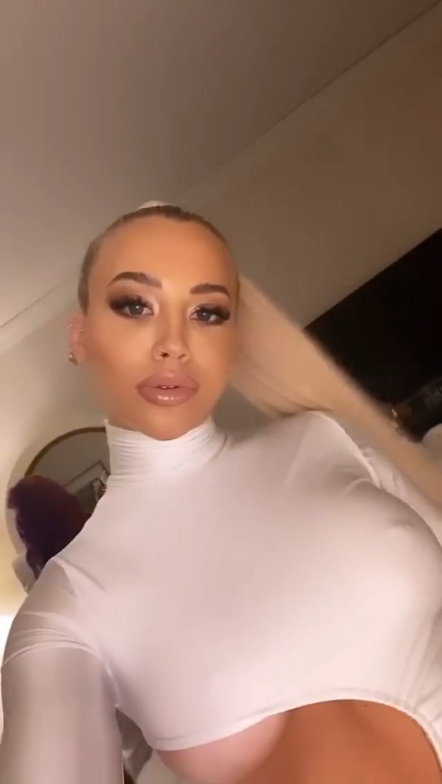 Tammy Hembrows Boobs (6 Pics + Video)