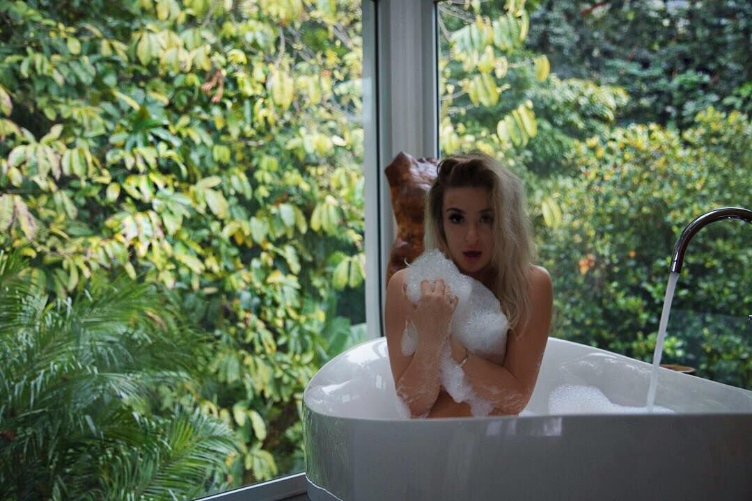 Tana Mongeau Nude & Sexy (56 Photos + Gifs & Video)
