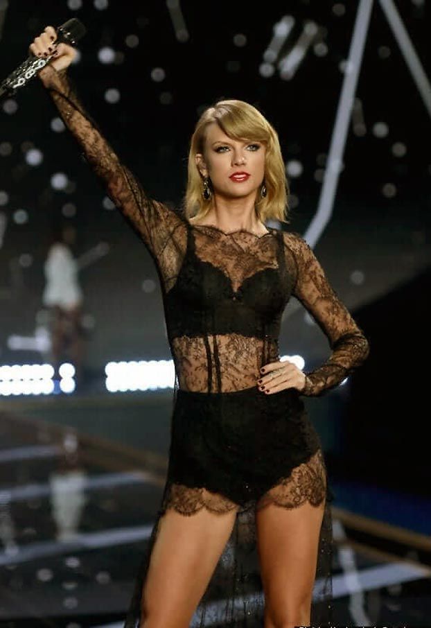 Taylor Swift Nude & Sexy (197 Photos + Possible LEAKED Sex Tape Porn Videos) [Updated]
