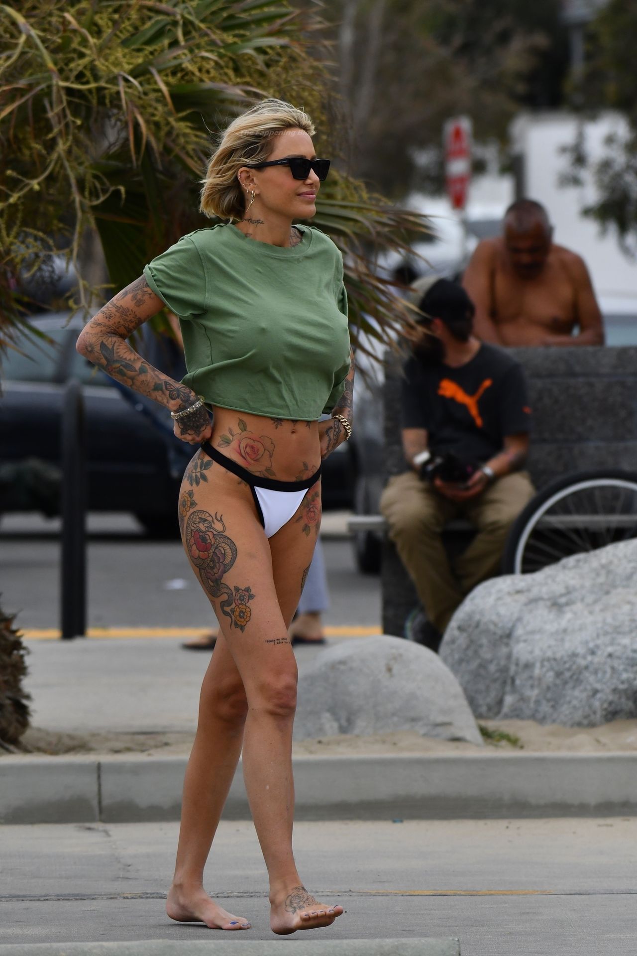 Tina
Louise is Seen on the Beach with Her Boyfriend and Friends (164 Photos)